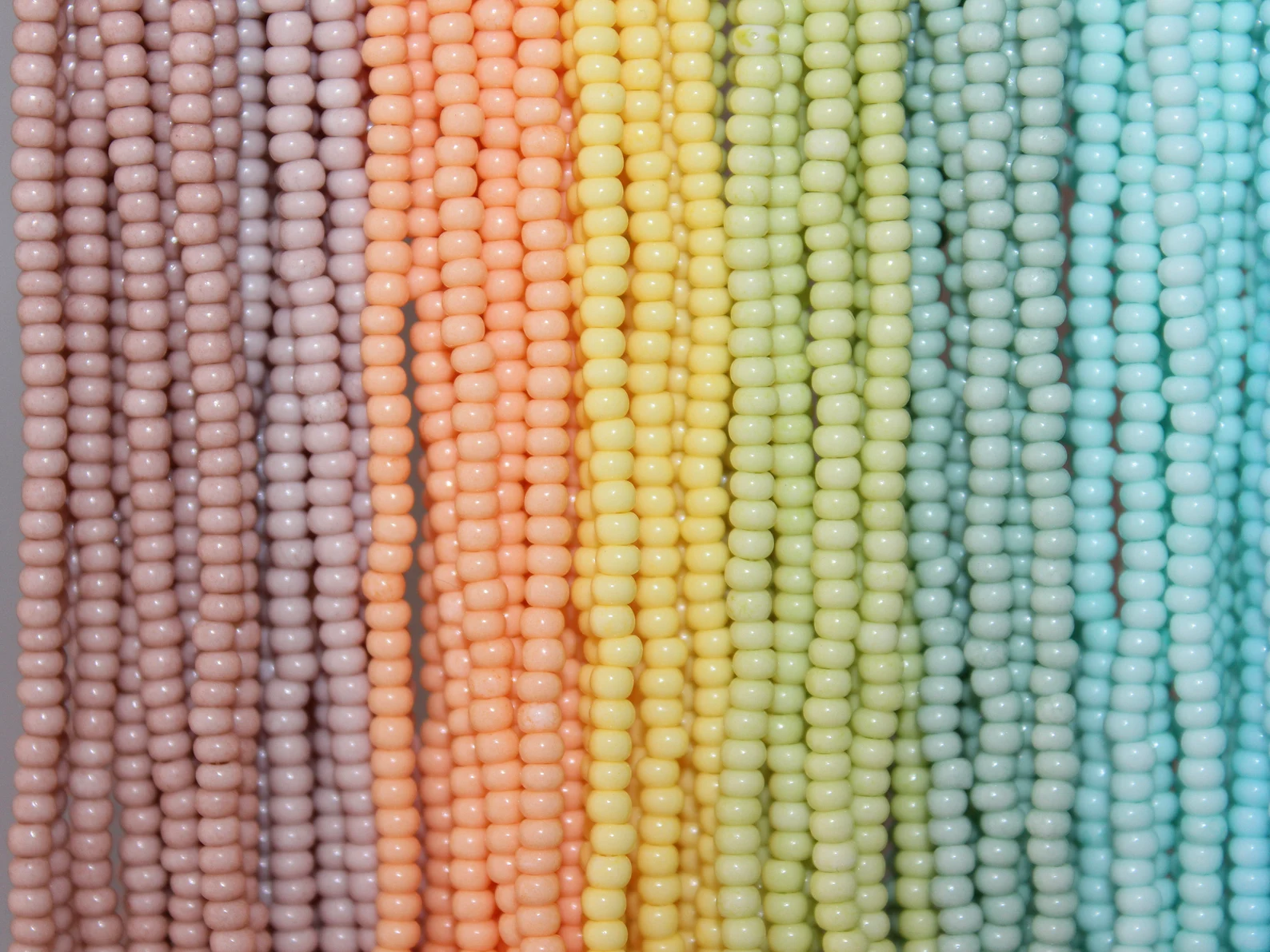 8/0 High Quality Seed Beads in Creamy Colors - Pastel Color Seed